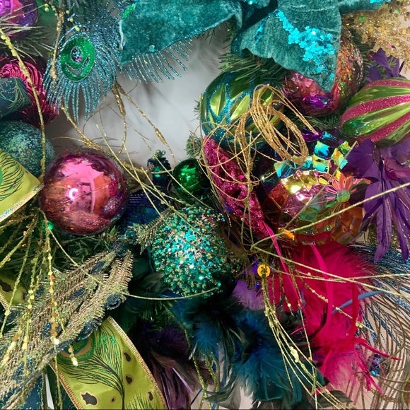 Peacock Contemporary Christmas Wreath With Lights - Picture 6 of 11